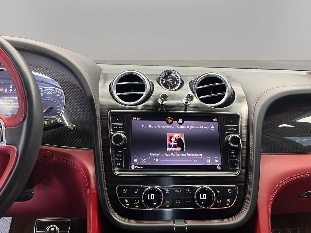Used 2020 Bentley Bentayga AWD/4WD image 22