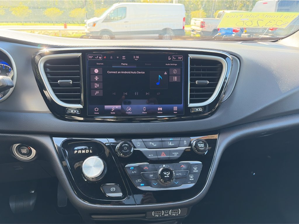 Used 2025 Chrysler Pacifica Select FWD image 22
