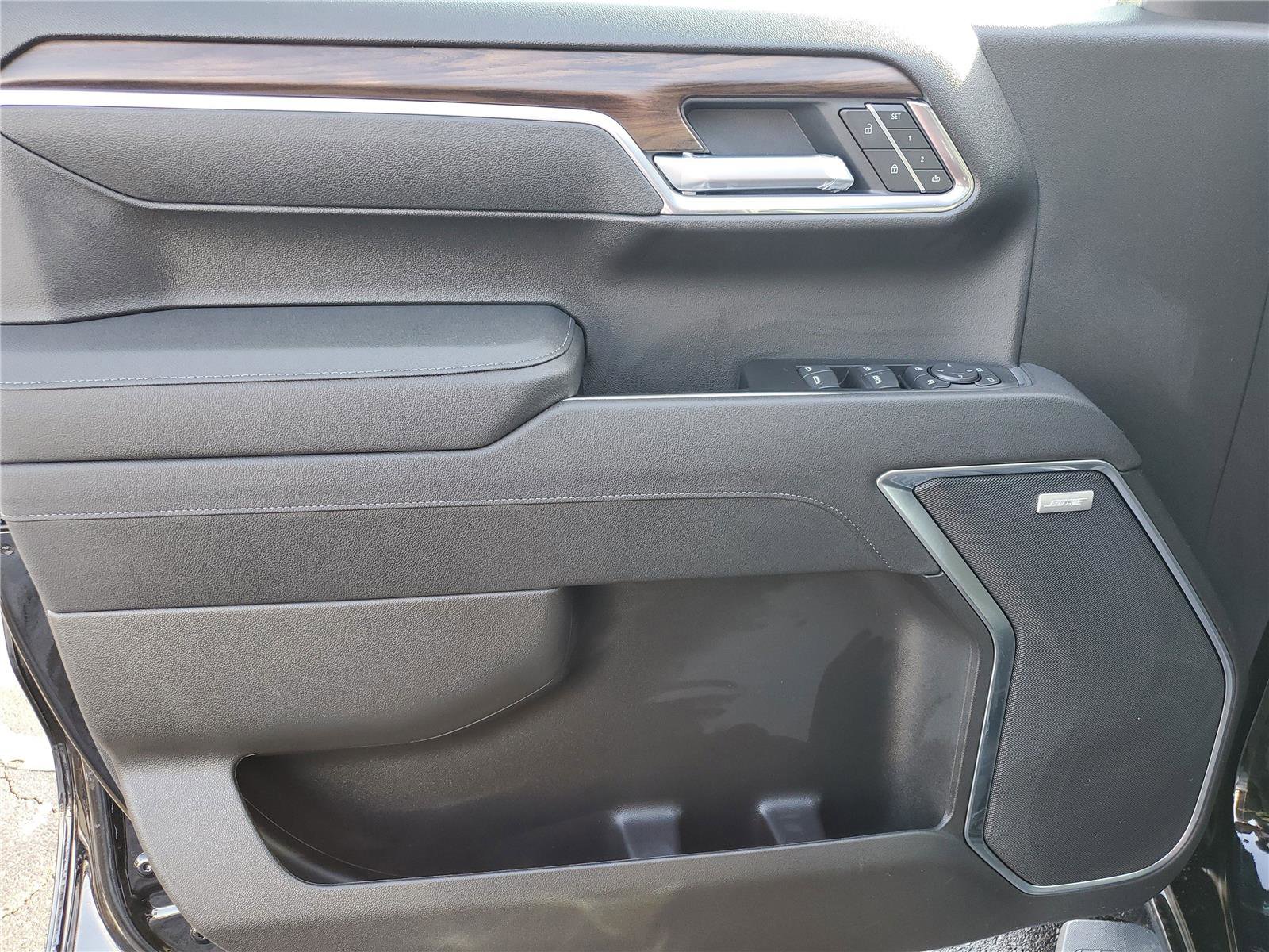 New 2026 GMC Sierra 1500 SLT w/ SLT Premium Package image 18