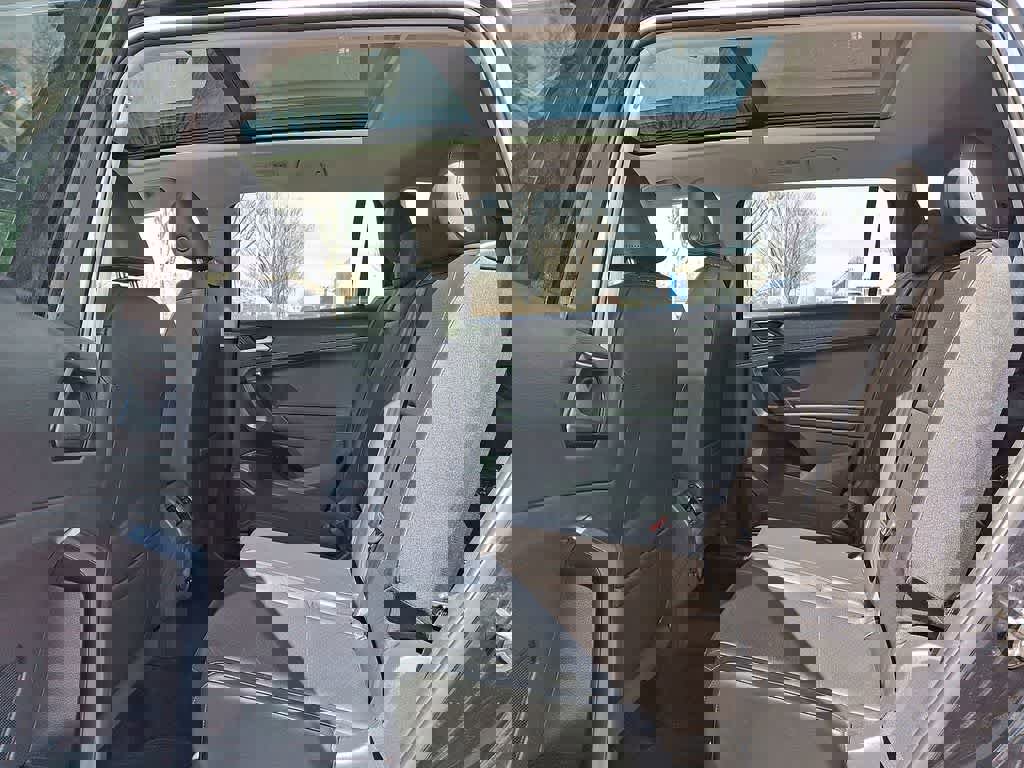 Used 2018 Volkswagen Tiguan SE w/ Panoramic Sunroof Package image 20