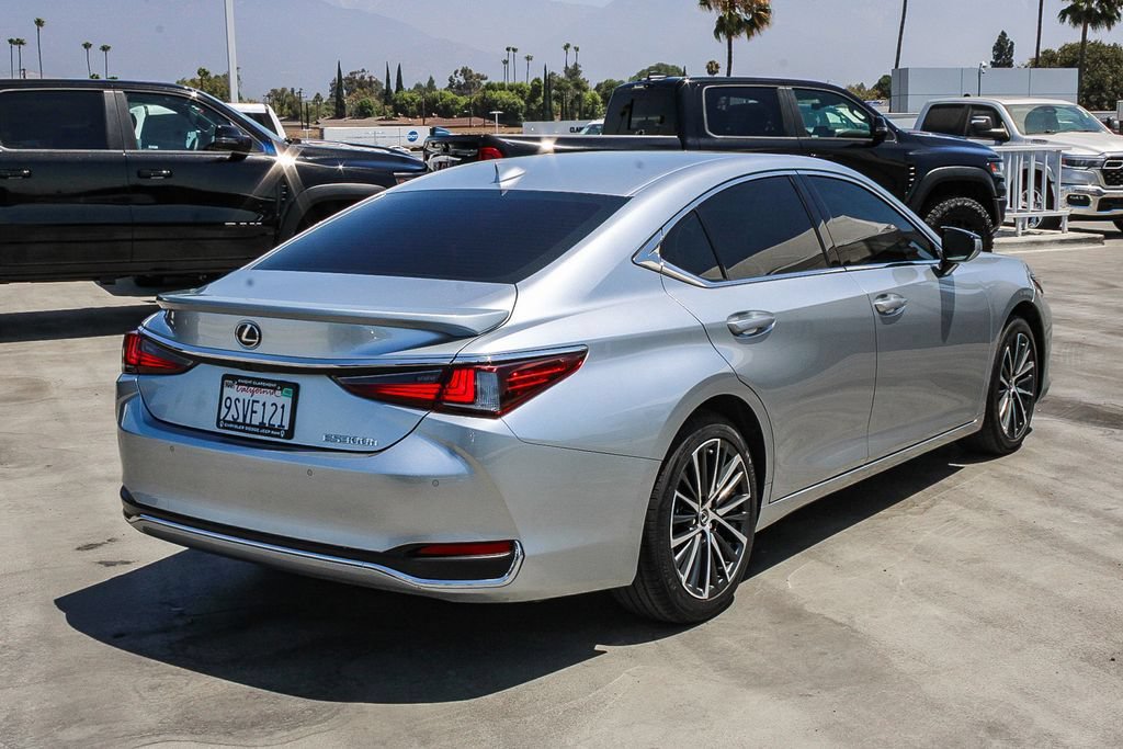 Used 2025 Lexus ES 300h w/ Premium Package FWD image 9