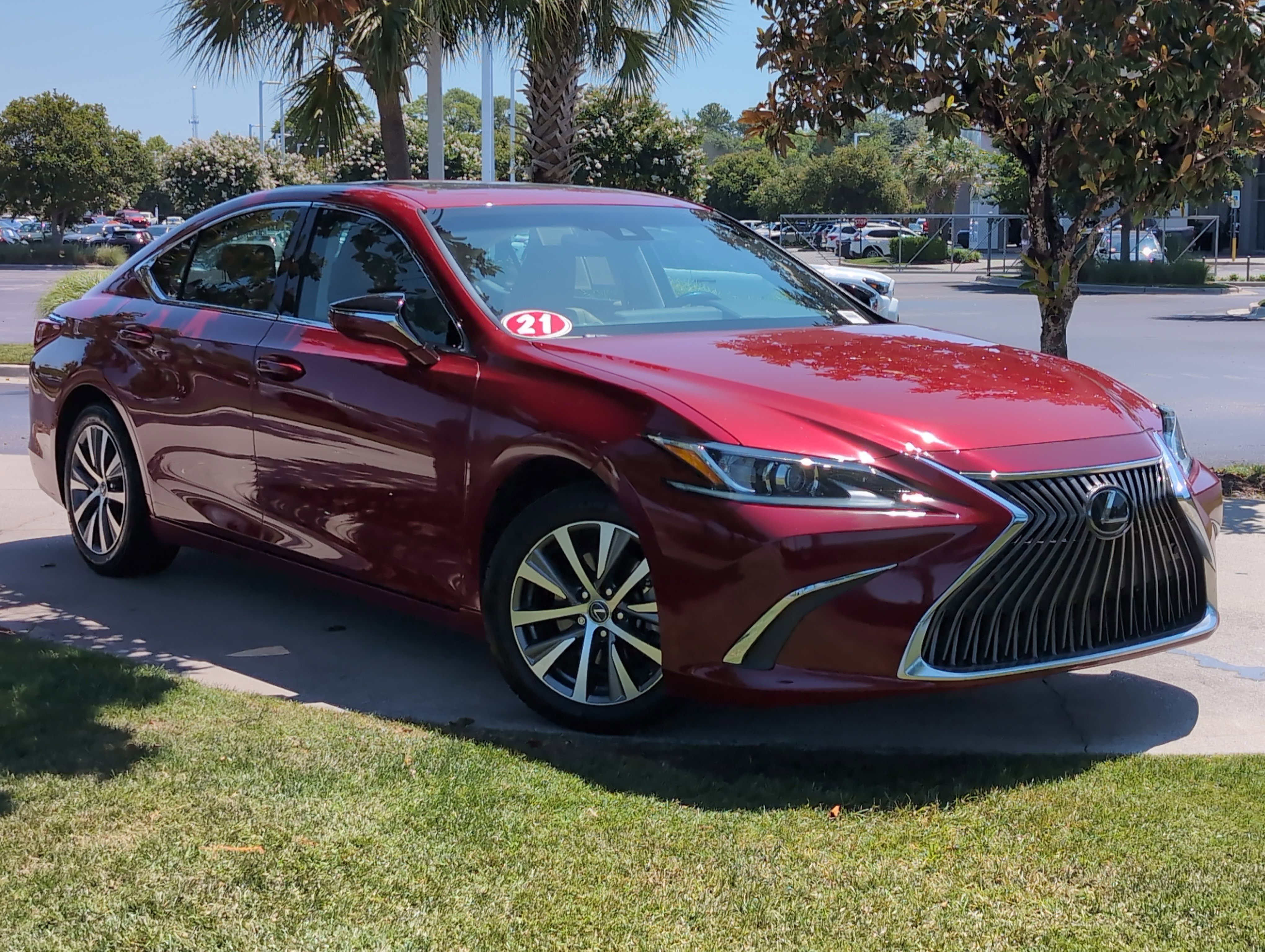 Used 2021 Lexus ES 350 w/ Premium Package FWD image 2