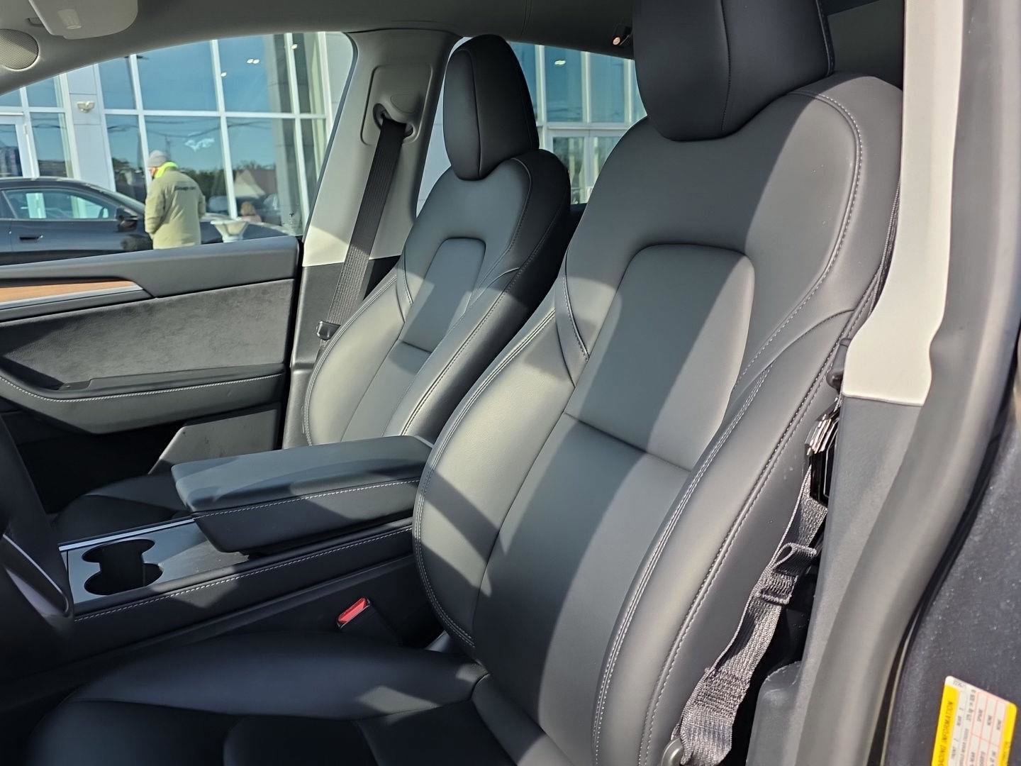 Used 2024 Tesla Model Y Long Range image 11