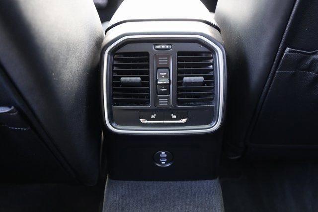 Used 2022 Porsche Macan image 27