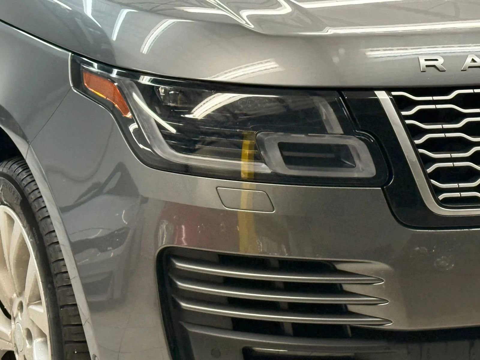 Used 2019 Land Rover Range Rover HSE image 6