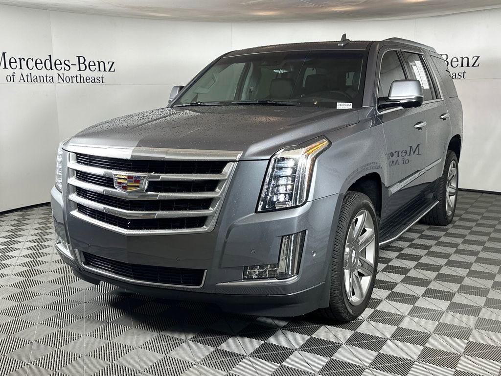 Used 2018 Cadillac Escalade Luxury image 3