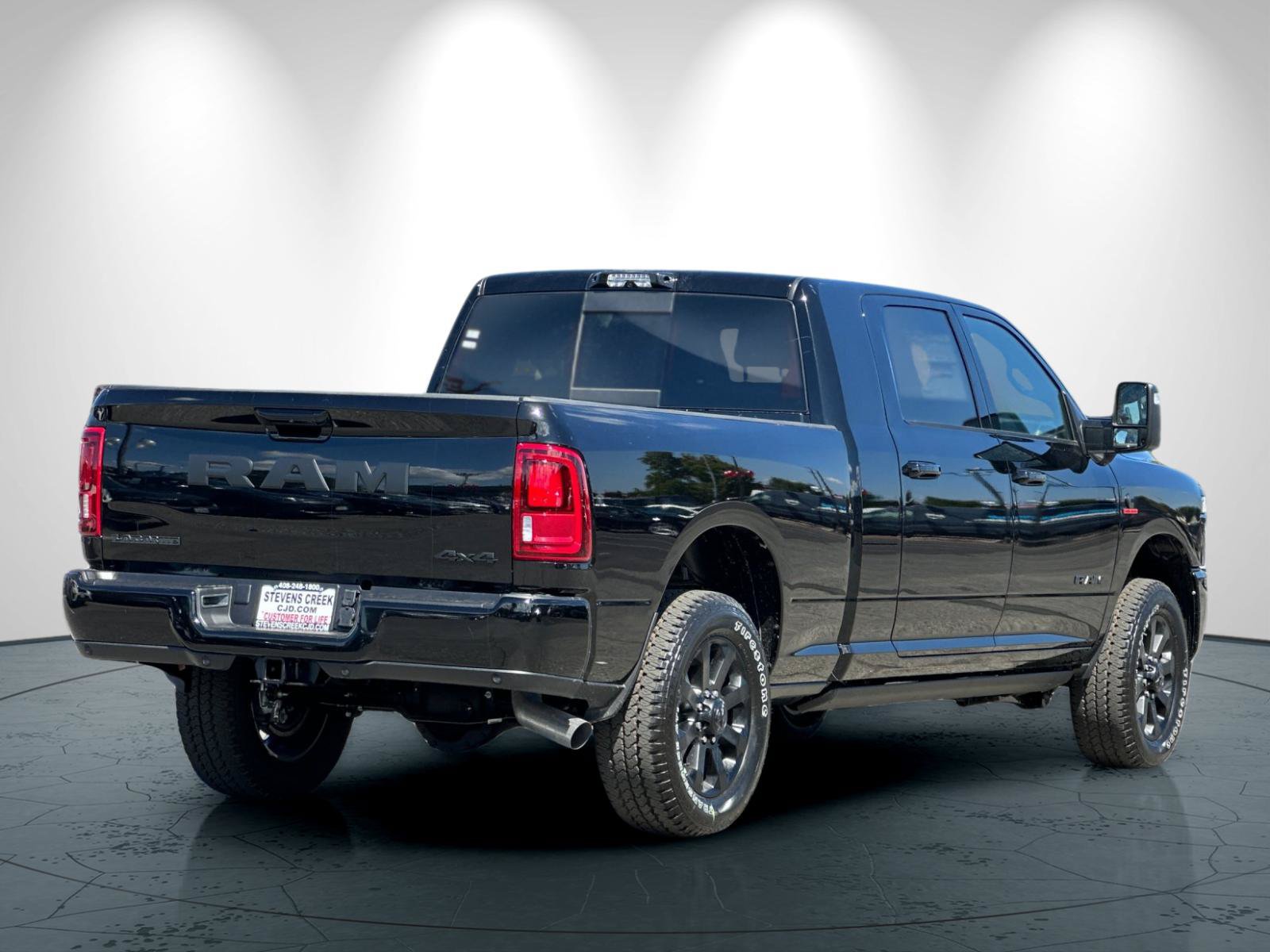New 2026 RAM 2500 Laramie AWD/4WD image 4