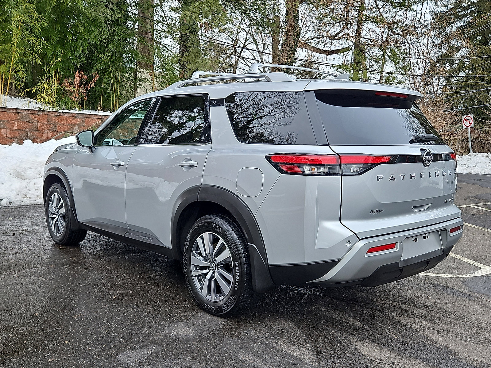Certified 2023 Nissan Pathfinder SL image 4