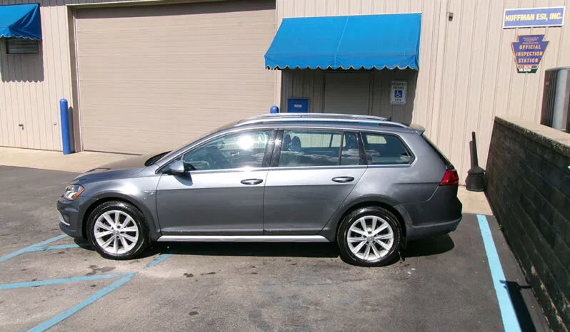 Used 2017 Volkswagen Golf Alltrack AWD/4WD image 5