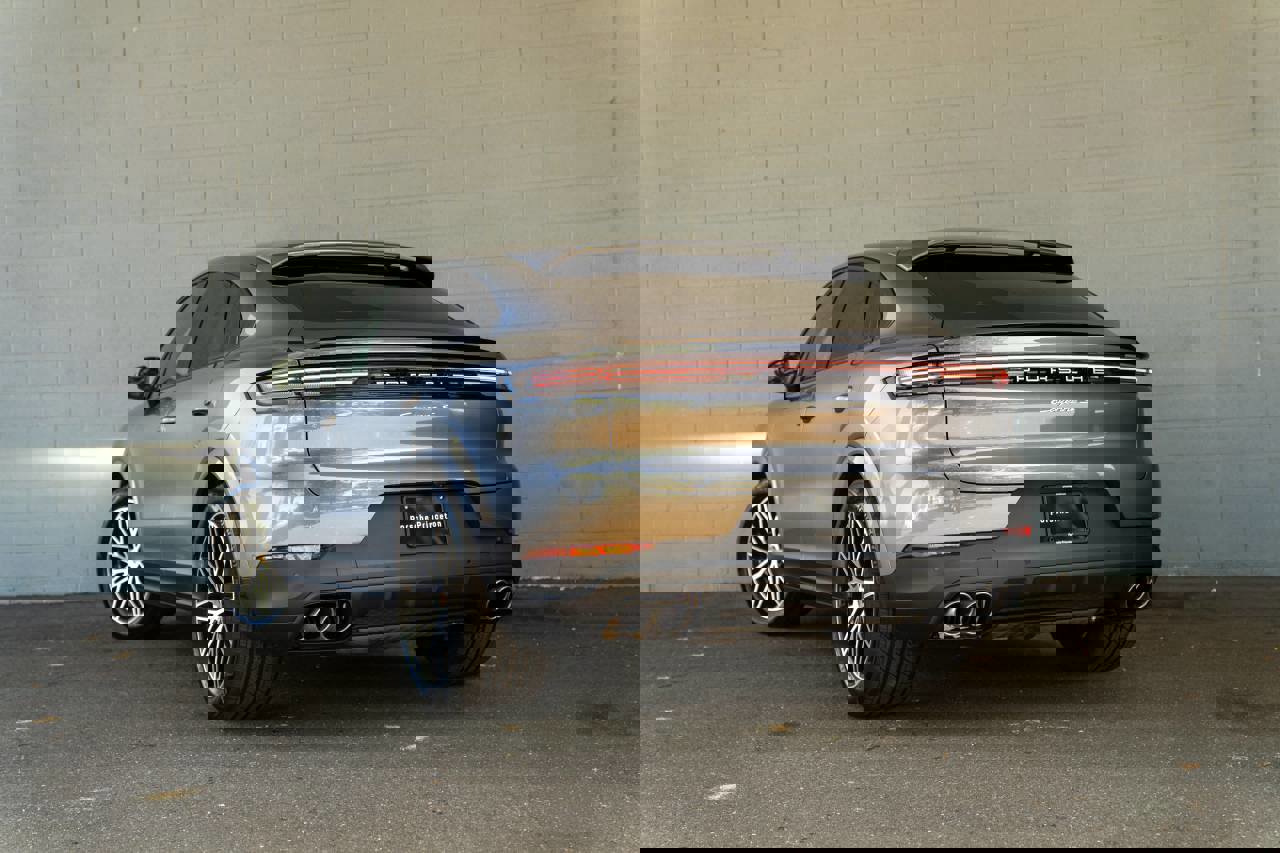 New 2026 Porsche Cayenne S image 3