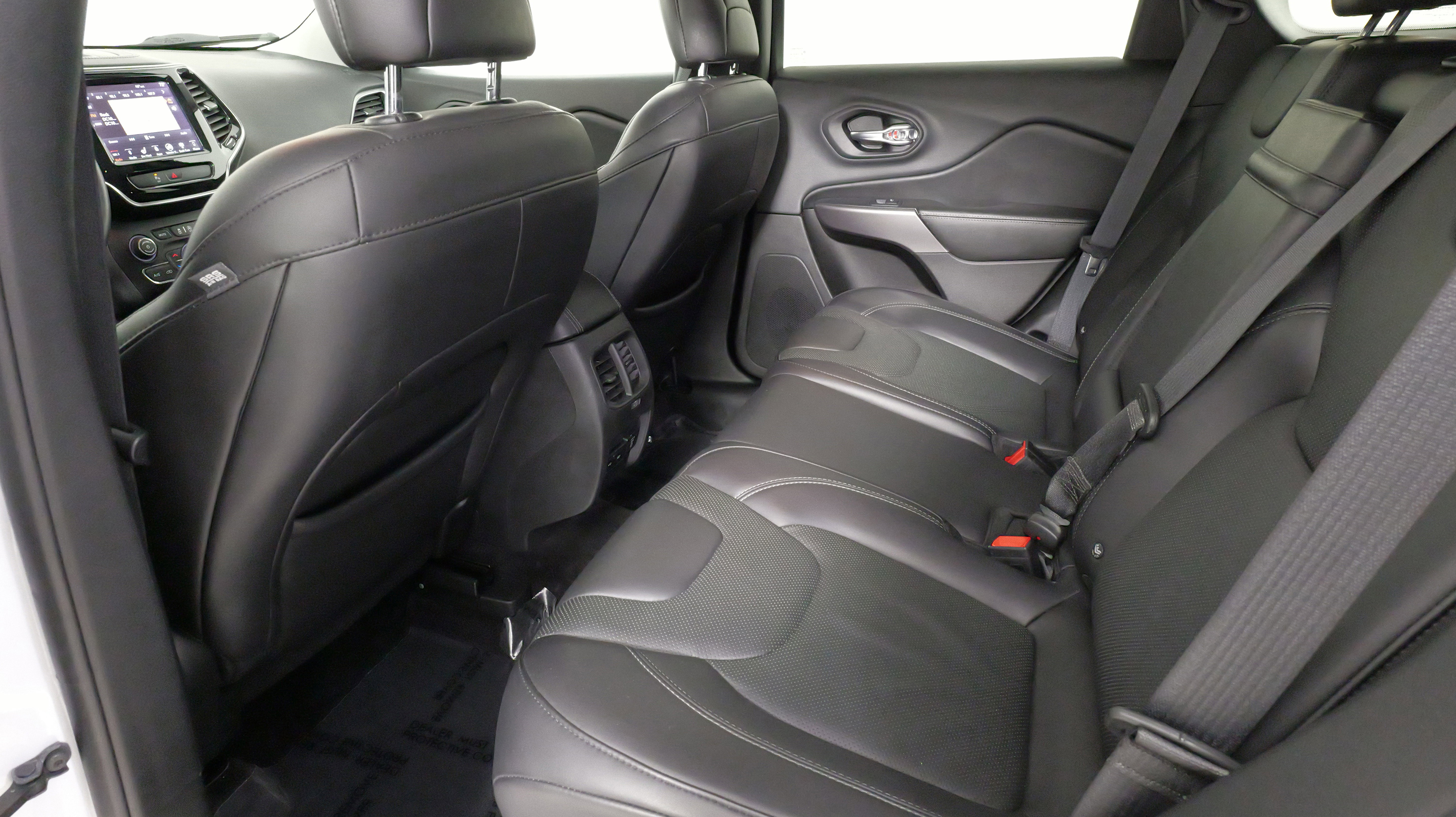 Used 2019 Jeep Cherokee Limited image 33