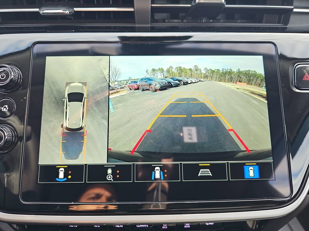 Used 2023 Chevrolet Bolt EUV Premier w/ Sun & Sound Package image 26