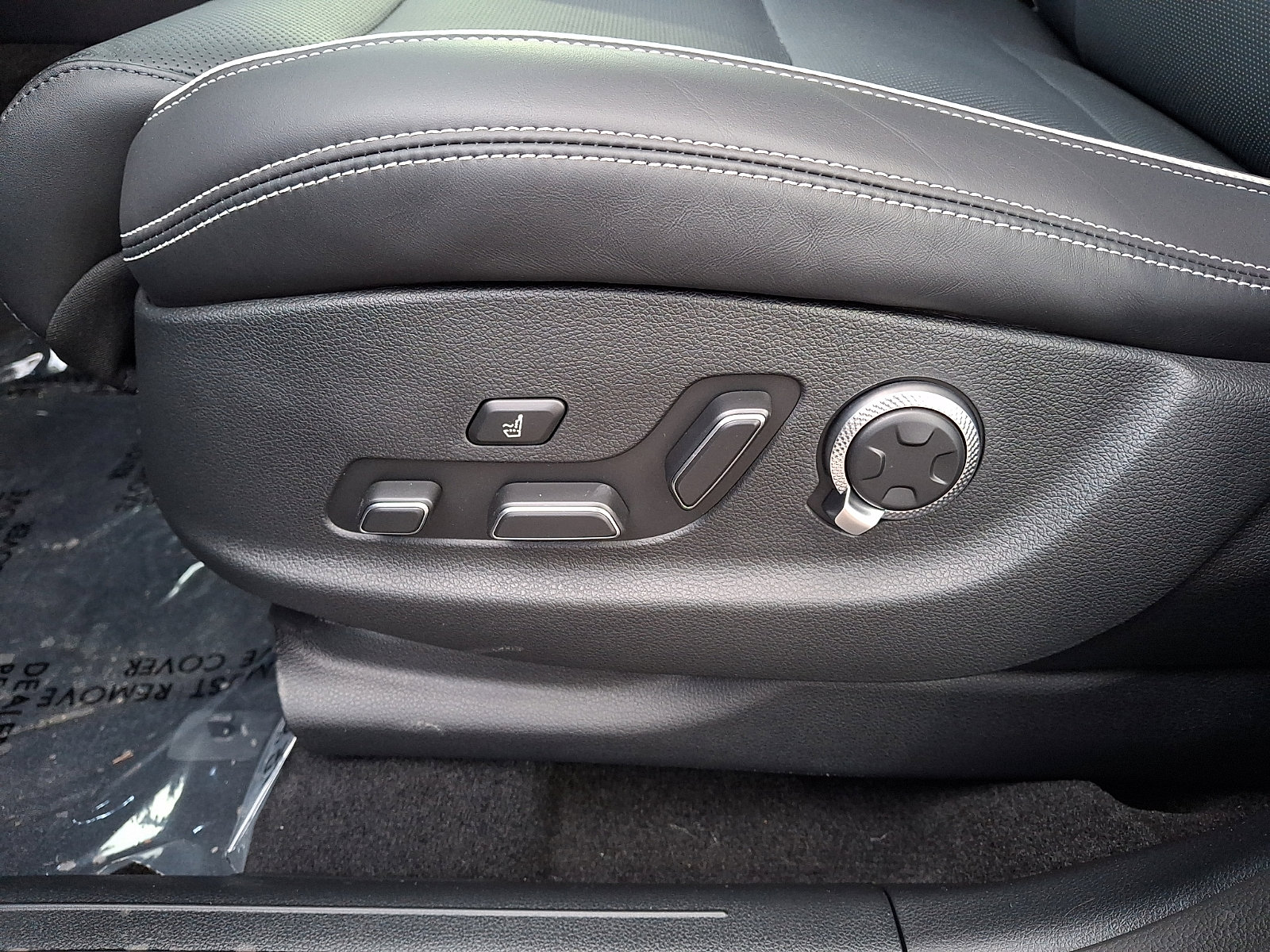 Used 2025 Genesis Electrified GV70 w/ Prestige Package image 16