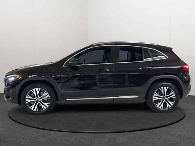 Used 2025 Mercedes-Benz GLA 250 4MATIC image 3