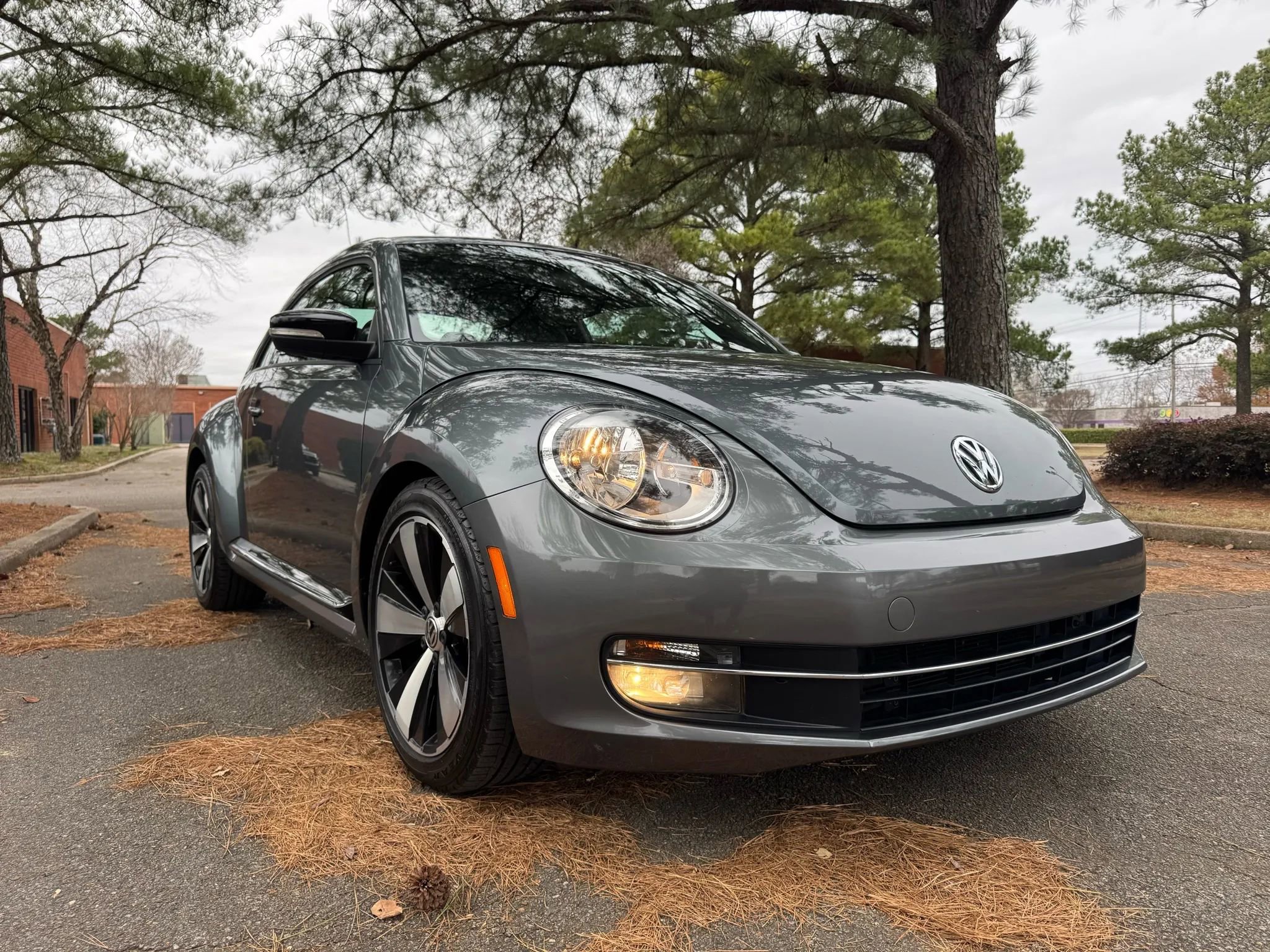 Used 2012 Volkswagen Beetle 2.0T image 2