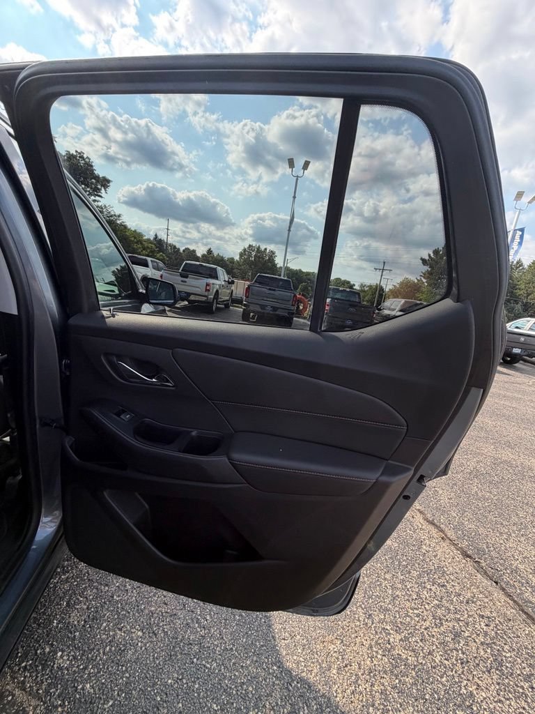 Used 2018 Chevrolet Traverse LS AWD/4WD image 15