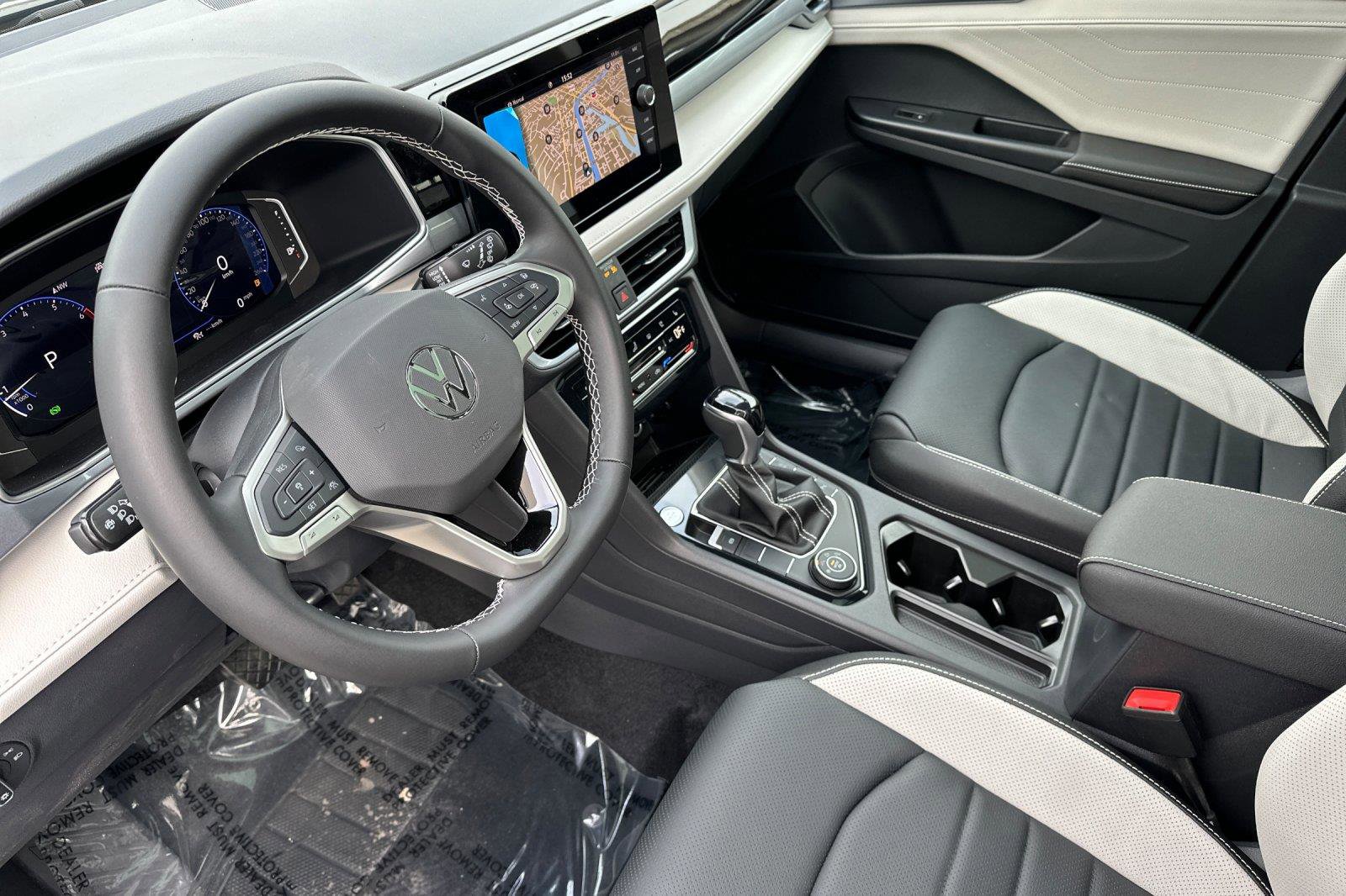 New 2026 Volkswagen Taos SEL image 9