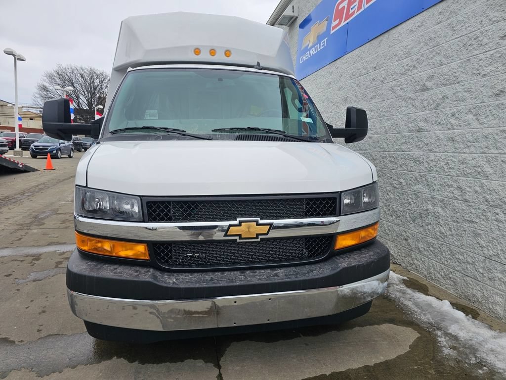 New 2025 Chevrolet Express 3500 w/ Power Convenience Package RWD image 3