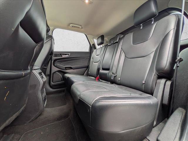 Used 2018 Ford Edge Titanium w/ Technology Package FWD image 17