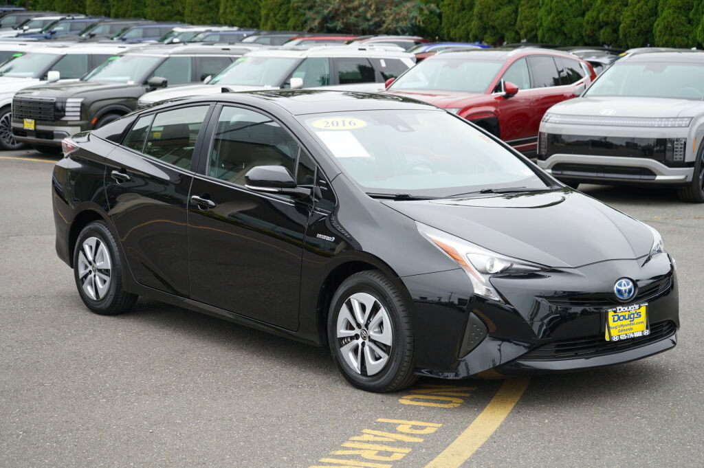 Used 2016 Toyota Prius Four w/ Advanced Technology Package FWD image 4