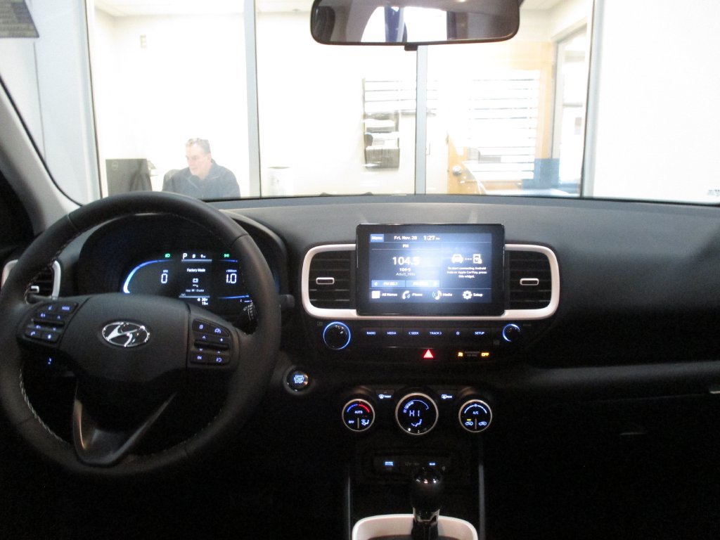 New 2026 Hyundai Venue SEL FWD image 5