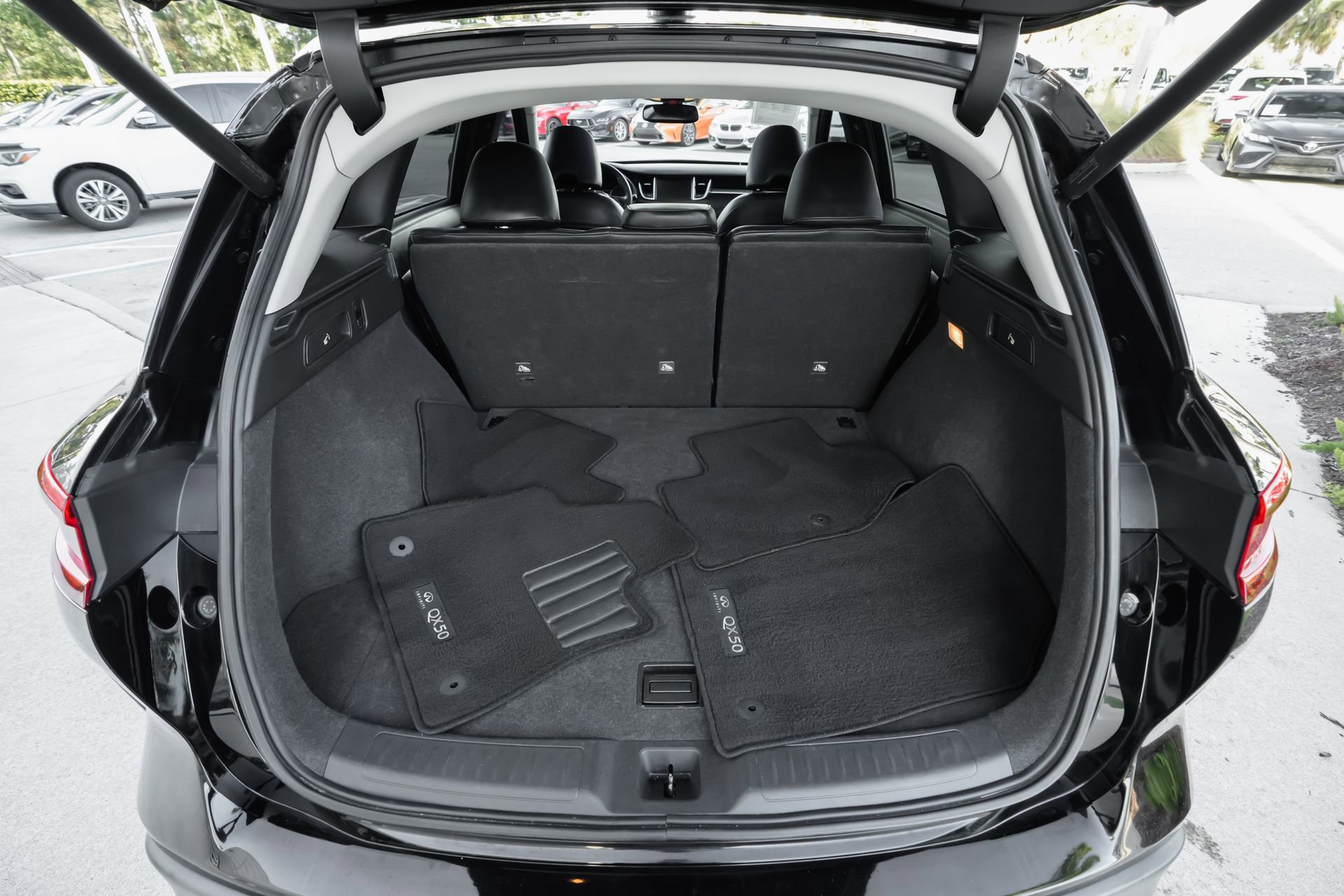 Used 2019 INFINITI QX50 Luxe w/ Navigation Package image 39