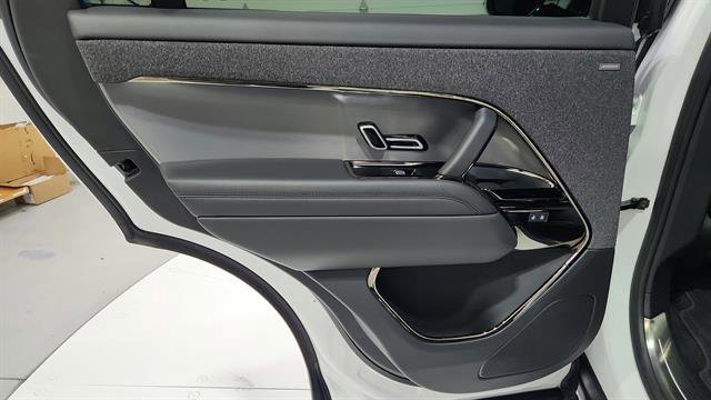 Used 2025 Land Rover Range Rover Sport SE image 27