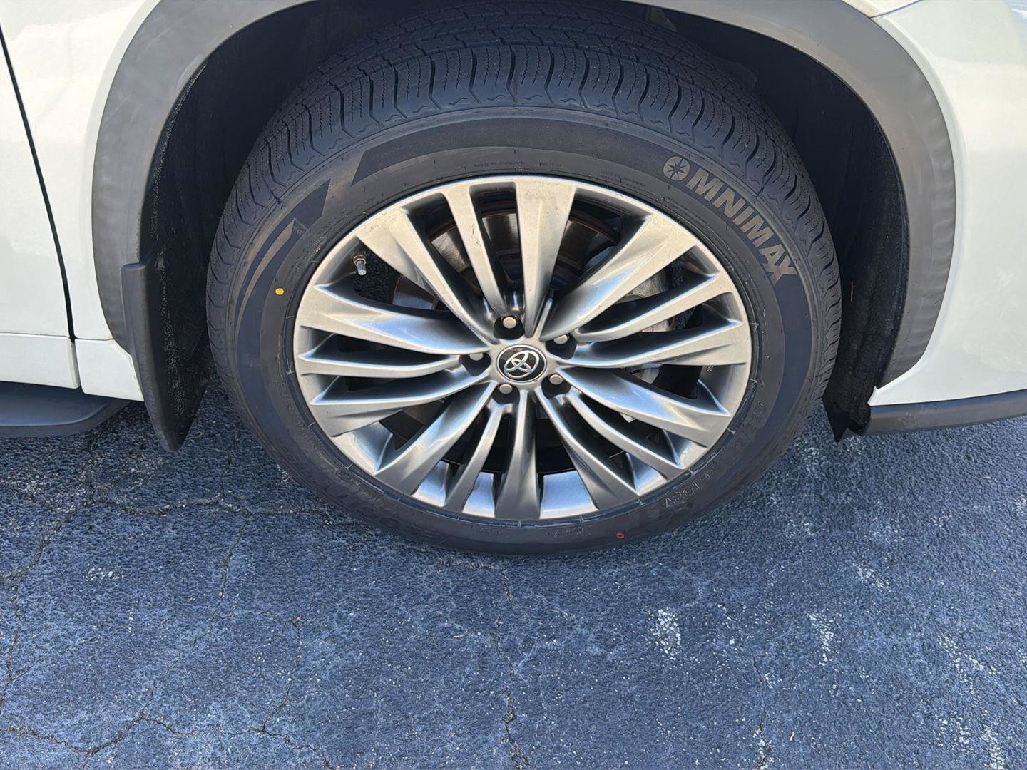 Used 2020 Toyota Highlander Platinum AWD/4WD image 44