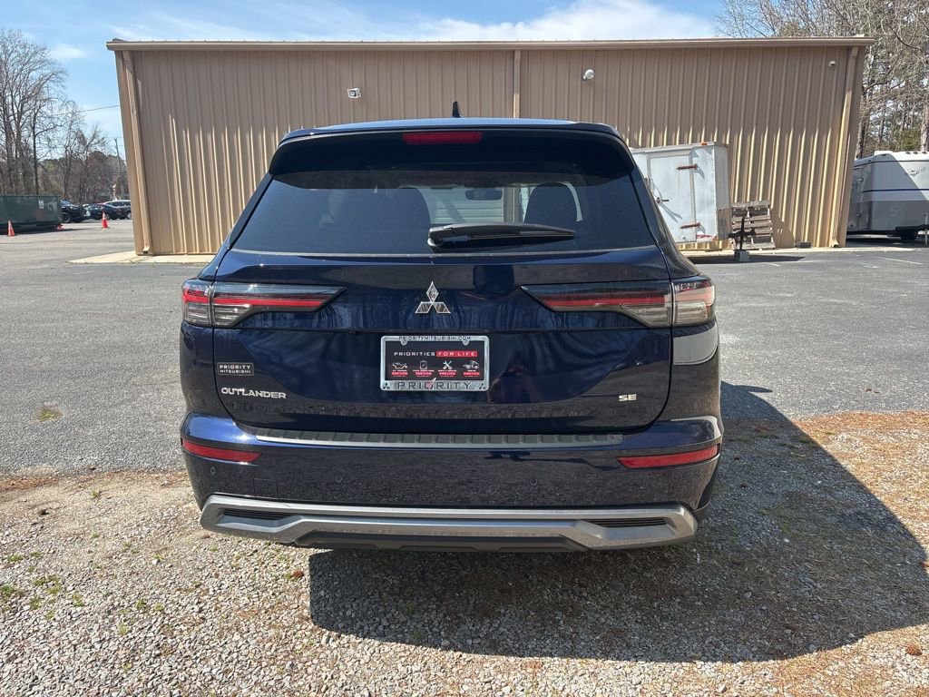 New 2026 Mitsubishi Outlander FWD image 6