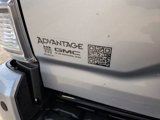 Used 2022 Toyota Tacoma TRD Off-Road w/ TRD Premium Off Road Package image 8