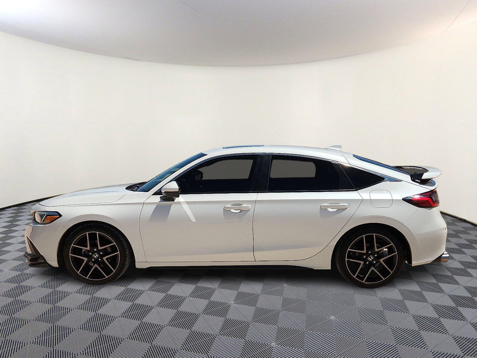 Used 2024 Honda Civic Sport Touring image 2