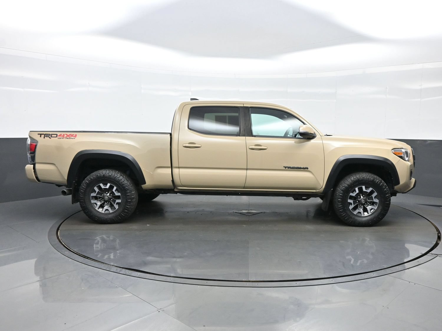 Used 2020 Toyota Tacoma TRD Off-Road w/ Technology Package AWD/4WD image 7