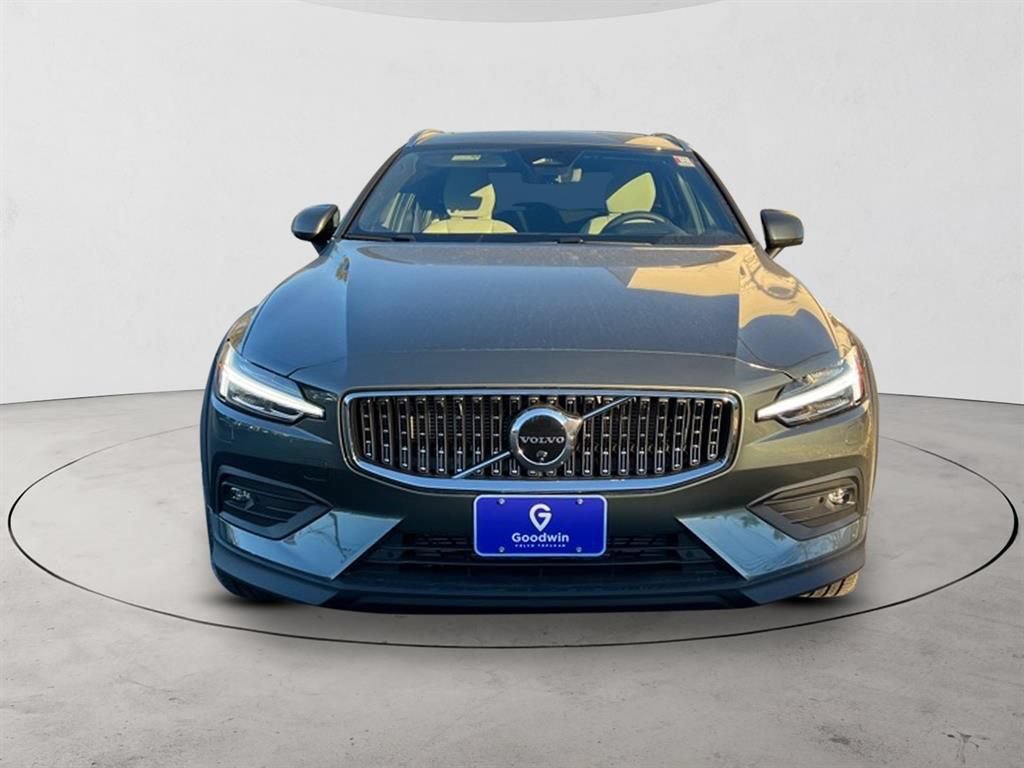 New 2026 Volvo V60 B5 Cross Country Ultra w/ Protection Package Premier AWD/4WD image 8