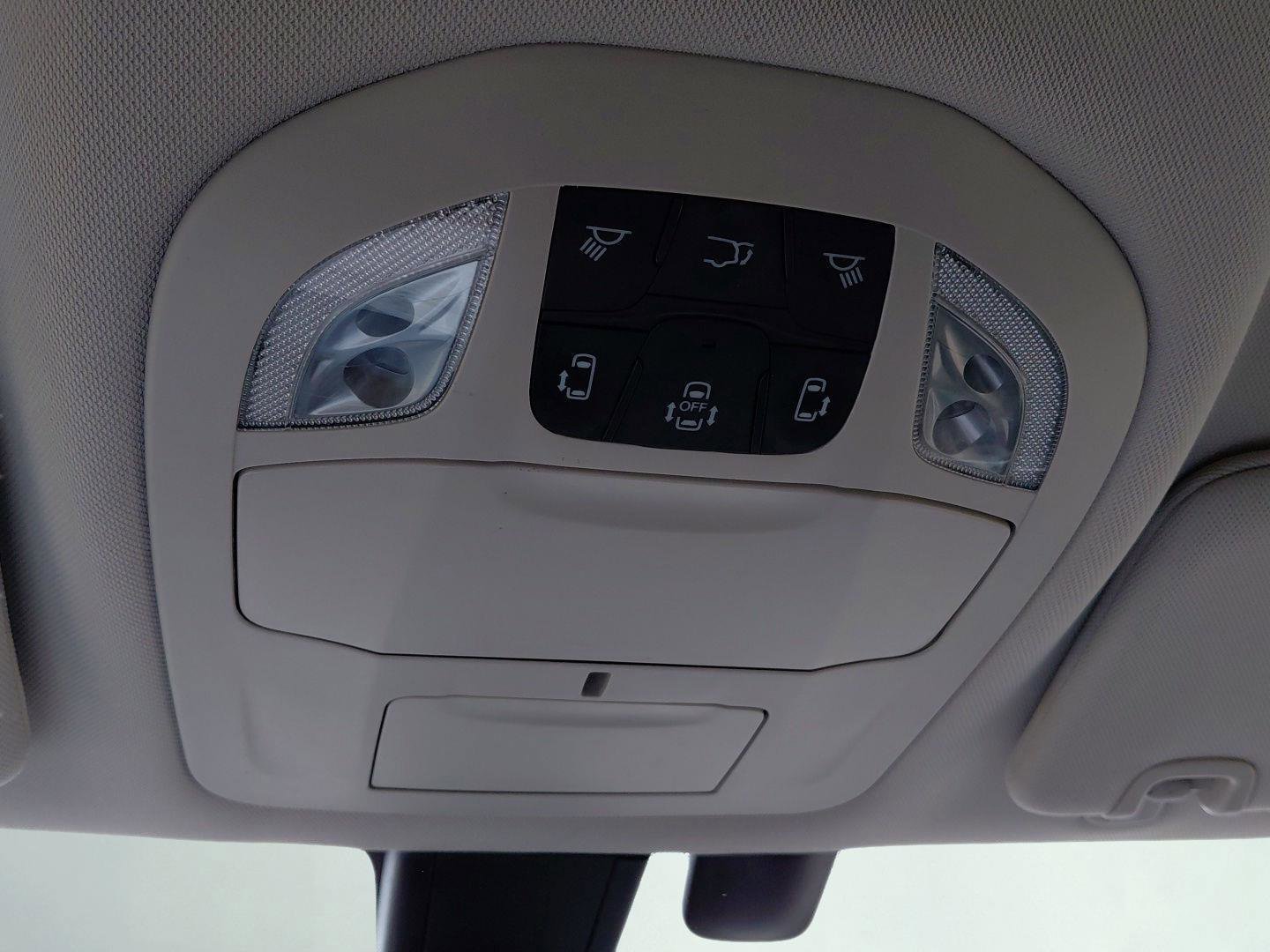 Used 2019 Chrysler Pacifica Touring-L Plus w/ Tire & Wheel Group FWD image 33