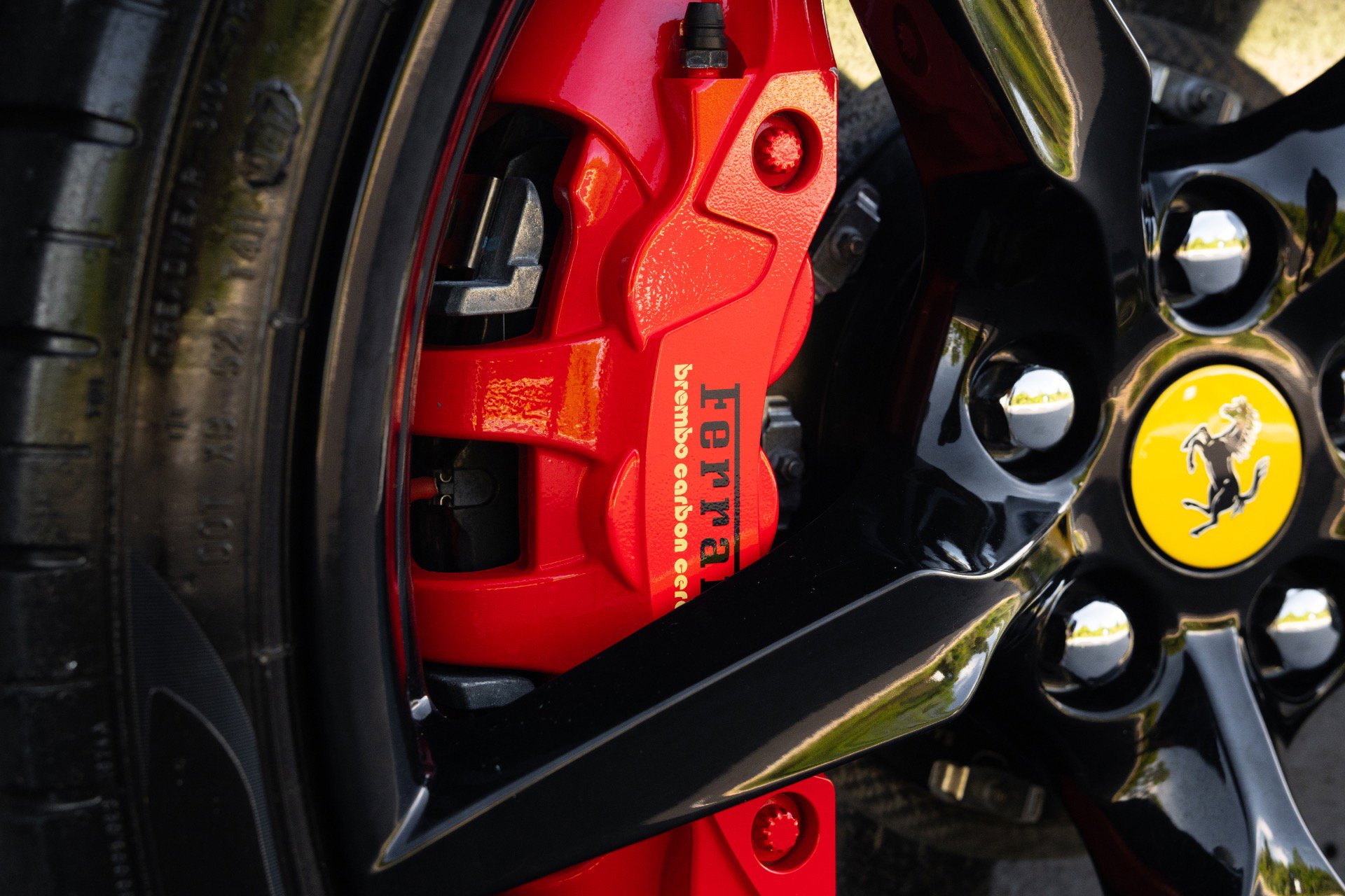 Used 2017 Ferrari 488 GTB RWD image 10