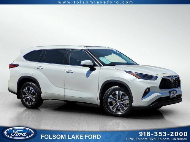 Used 2023 Toyota Highlander XLE AWD/4WD video 1
