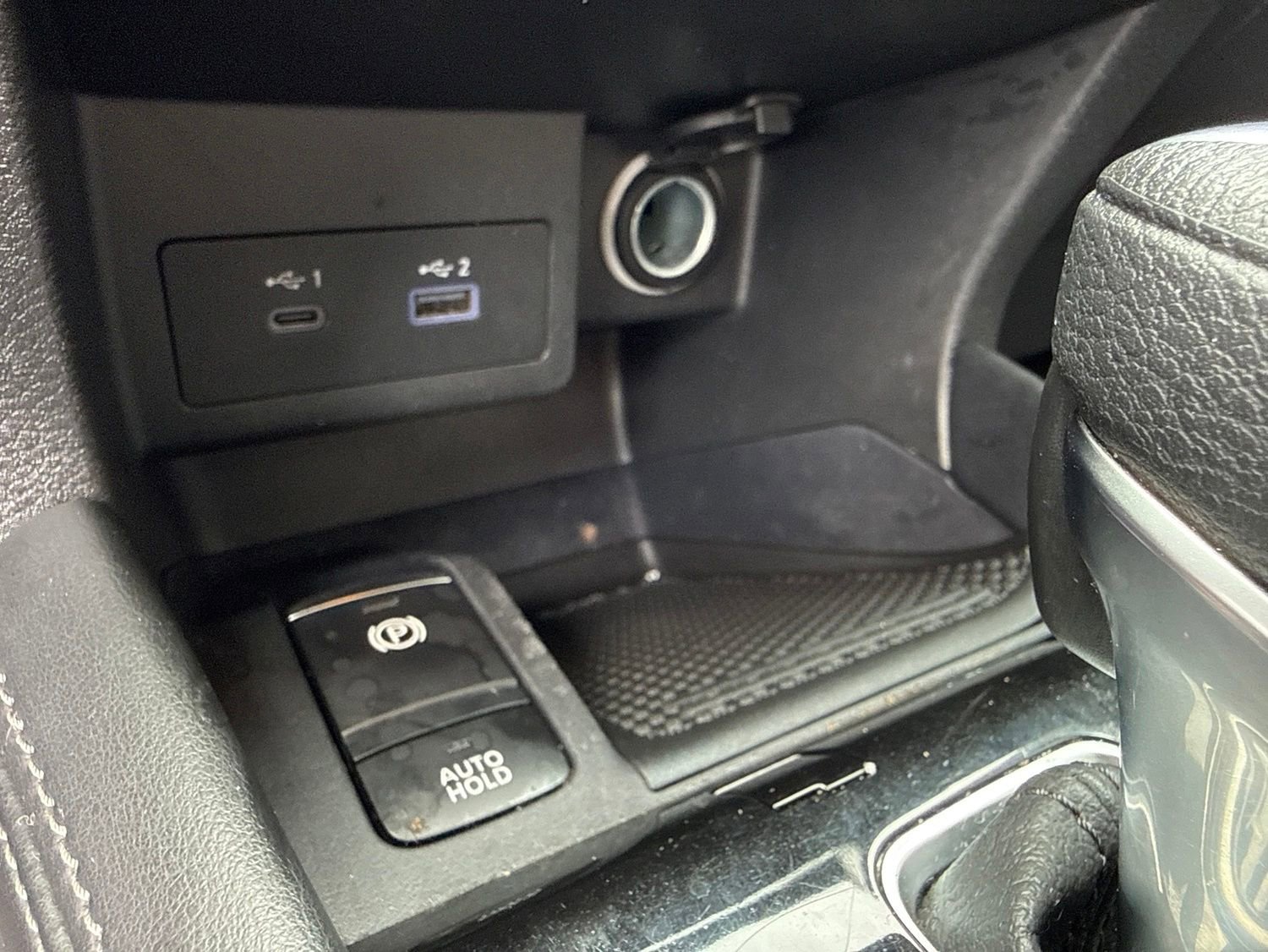 Used 2022 Nissan Kicks SR w/ Premium Package FWD image 23