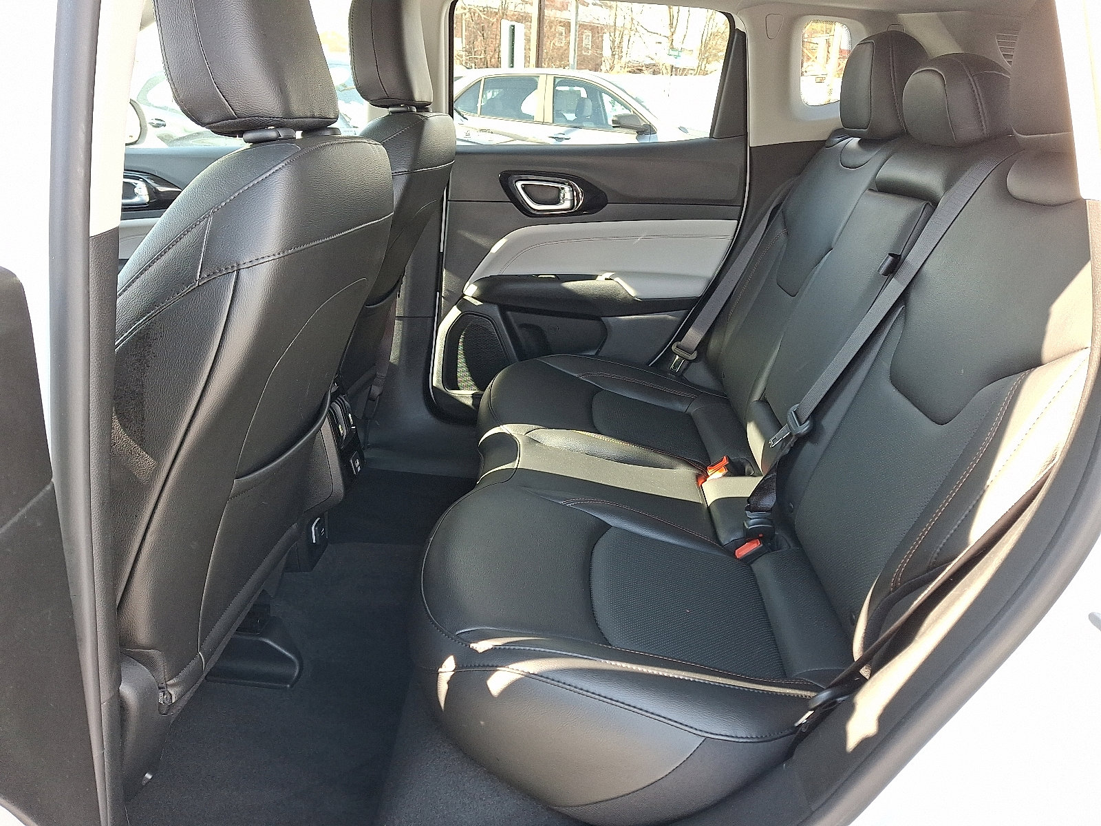 Used 2022 Jeep Compass Limited image 11