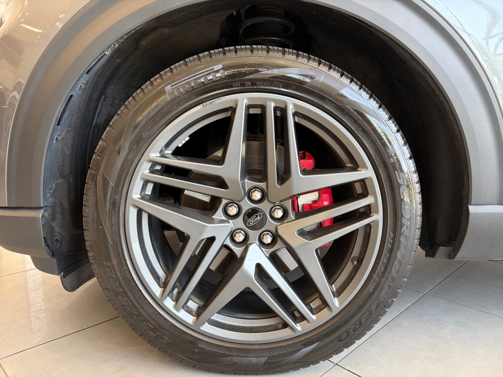 Used 2025 Ford Explorer ST AWD/4WD image 11