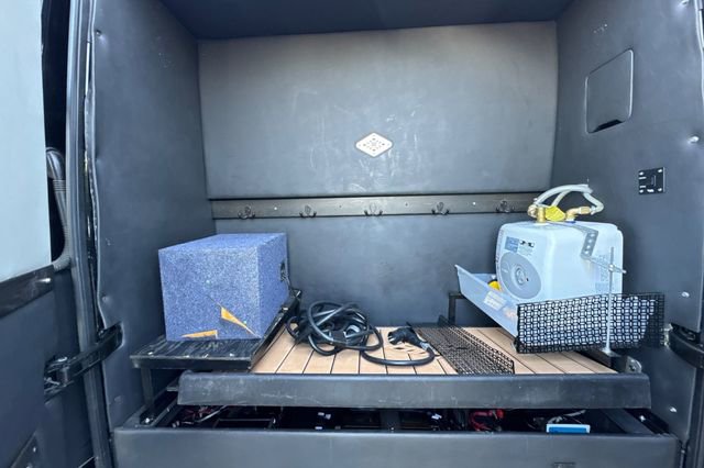 Used 2016 Mercedes-Benz Sprinter 3500 image 17