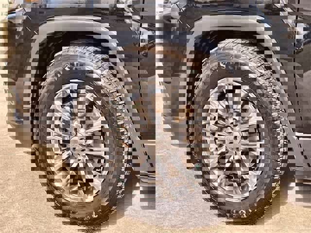 Used 2021 Jeep Cherokee Latitude Lux w/ Comfort/Convenience Group image 9