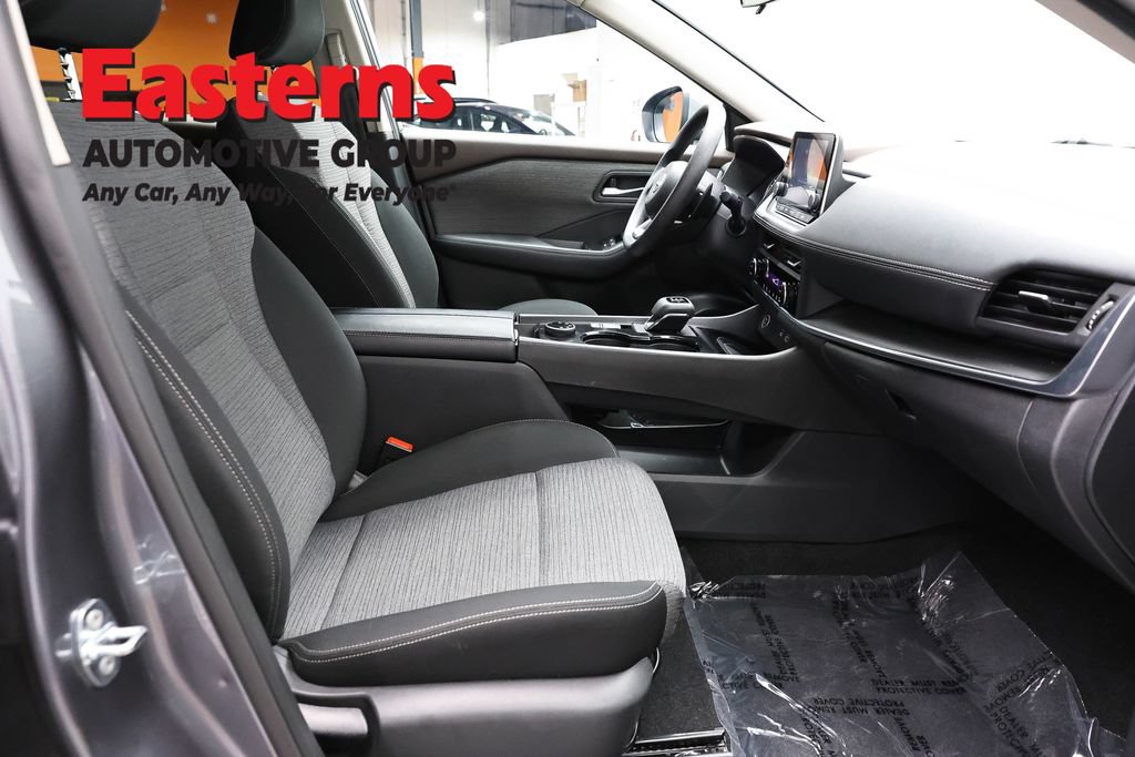 Used 2023 Nissan Rogue SV AWD/4WD image 24