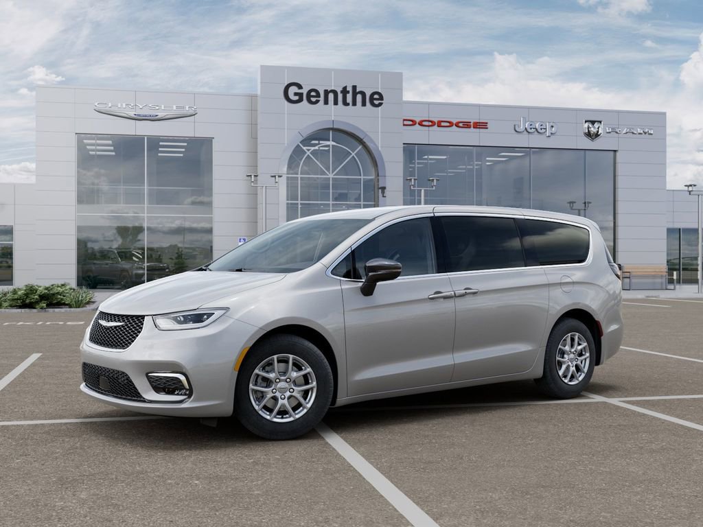 New 2026 Chrysler Pacifica Select image 2