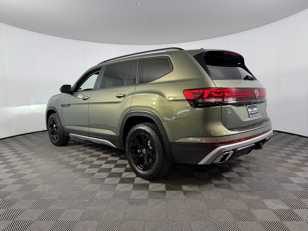 Used 2024 Volkswagen Atlas Peak Edition SE AWD/4WD image 7