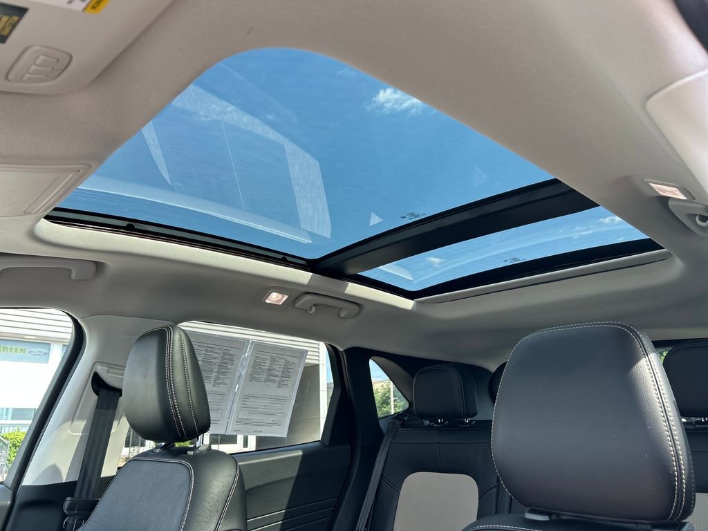 Used 2021 Ford Escape Titanium w/ Titanium Elite Package image 23