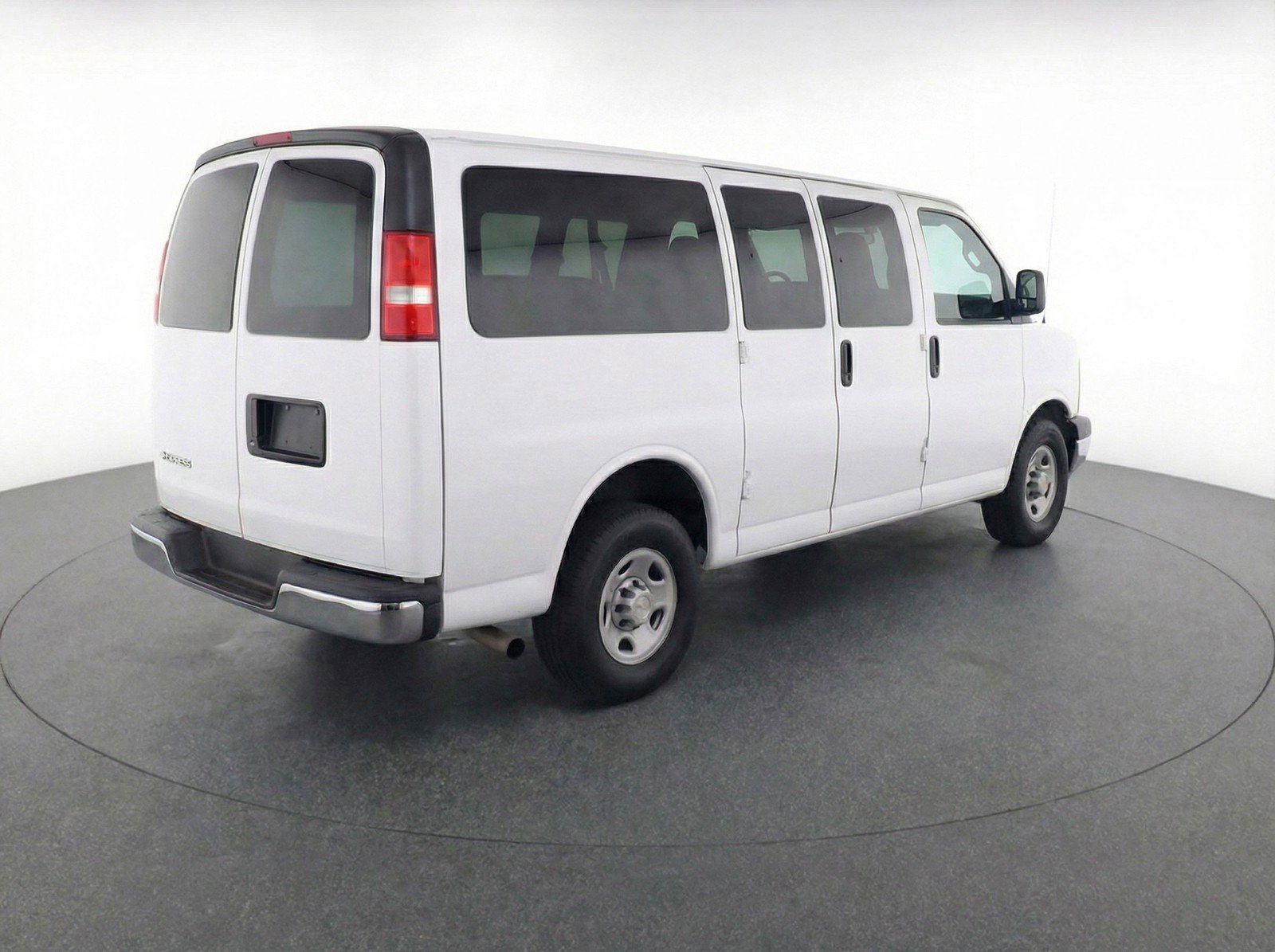 Used 2025 Chevrolet Express 3500 LT w/ LT Preferred Equipment Group RWD image 9