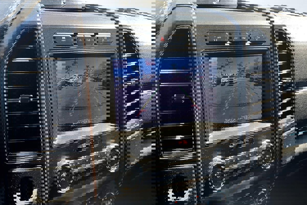 Used 2020 Ford Expedition Limited image 21