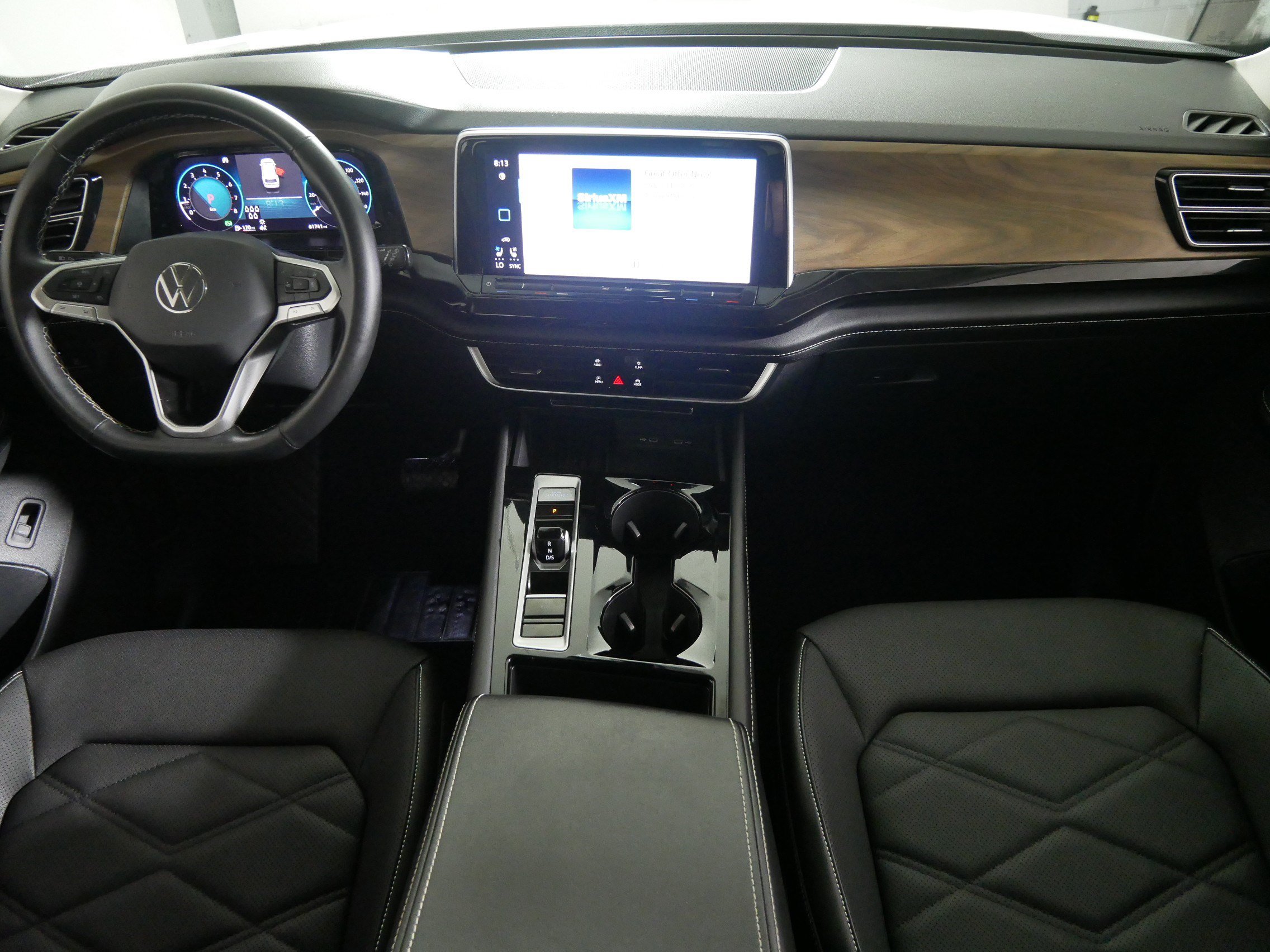 Used 2025 Volkswagen Atlas SE AWD/4WD image 10