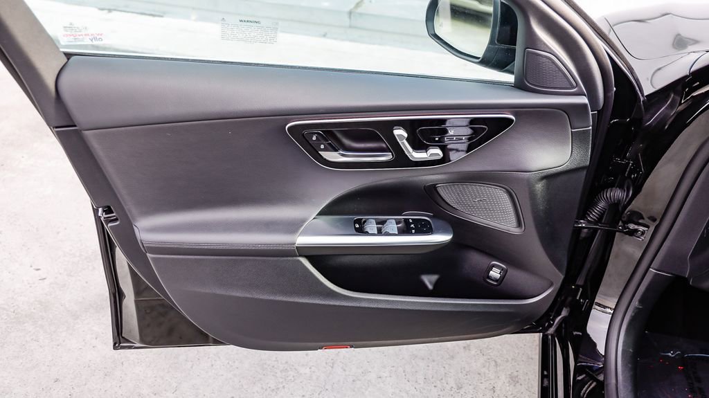 Used 2025 Mercedes-Benz C 300 4MATIC Sedan image 25