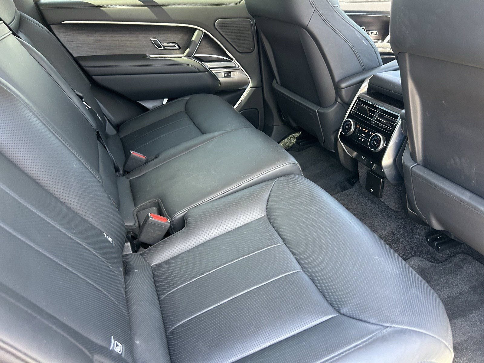 Used 2024 Land Rover Range Rover SE AWD/4WD image 15
